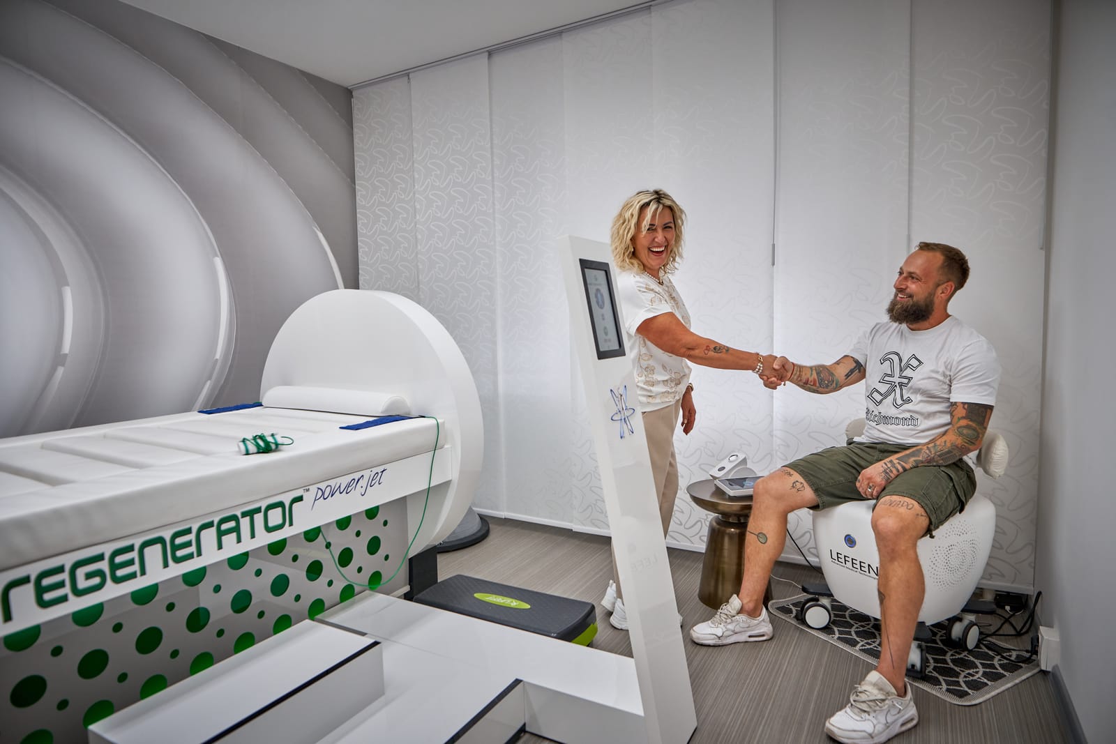 Refresh Studio — kombinace EMS Kegel Chair s dalšími terapiemi