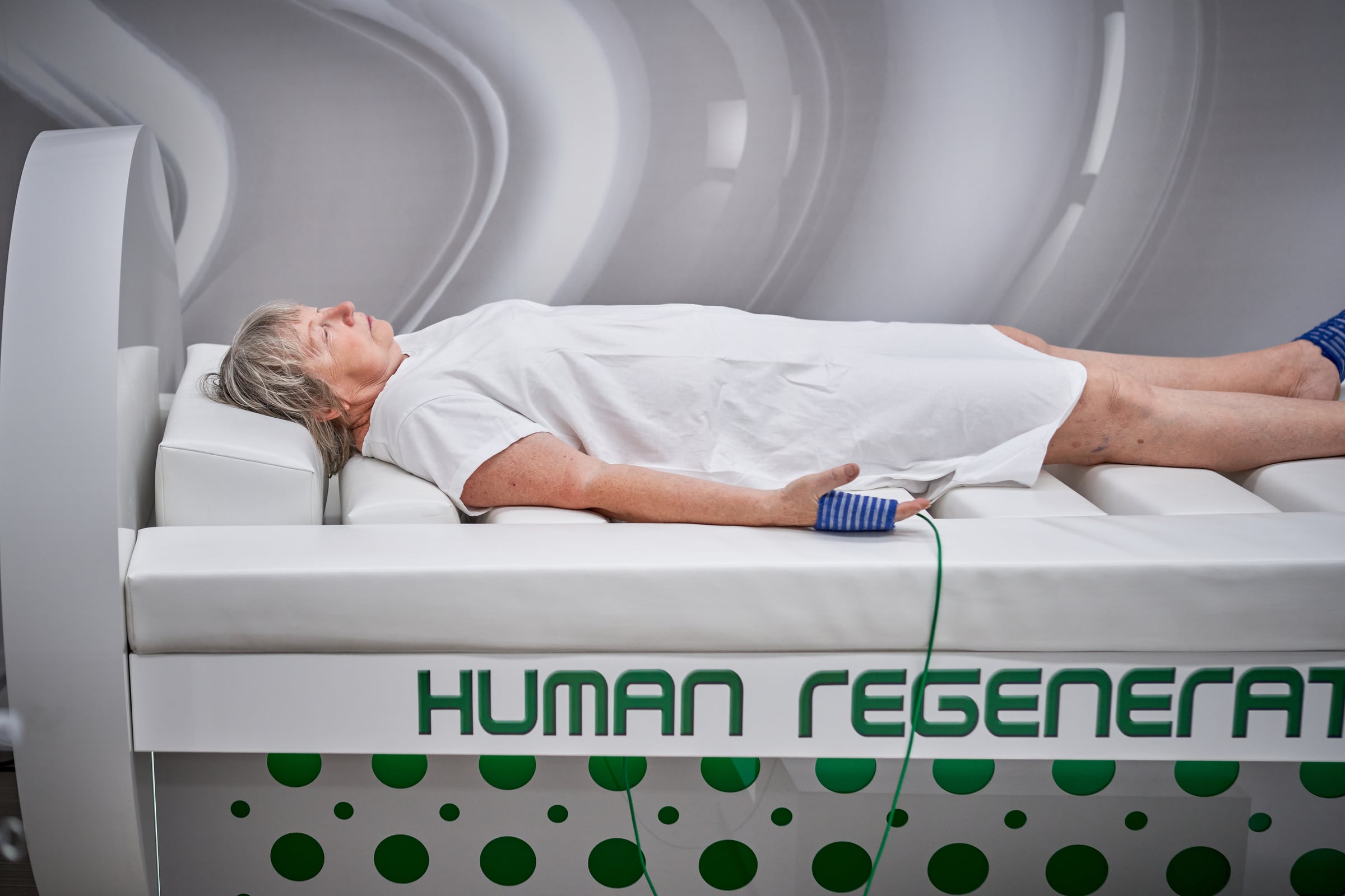 Refresh Studio Kadaň — přístroj Human Regenerator
